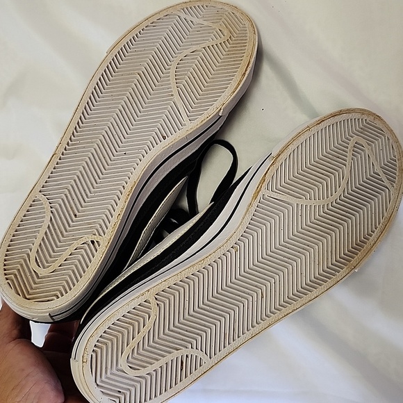 NIKE Court Legacy Black White Classic Tennis Sneakers Light-weight Athleisure - Picture 5 of 9